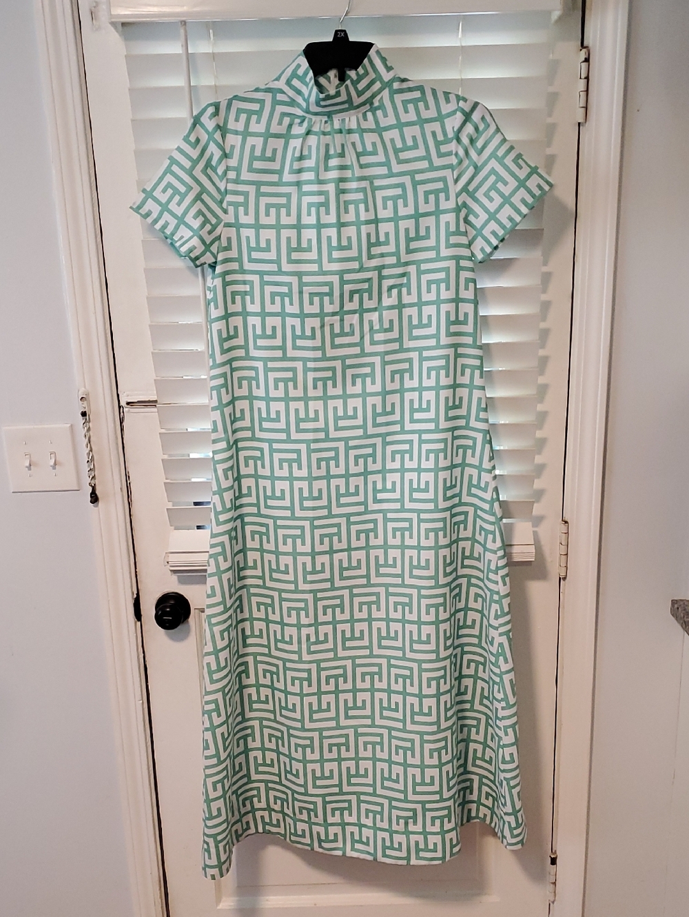 Uoozee Short Sleeve Mint & White Geometric Shift Dress